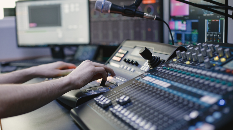 rádio comunitária.png