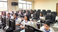 Pernambuco supera 70% das escolas públicas conectadas e Brasil avança para universalizar internet na educação até 2026