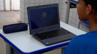 Rio Grande do Sul supera 70% das escolas públicas conectadas e Brasil avança para universalizar internet na educação até 2026
