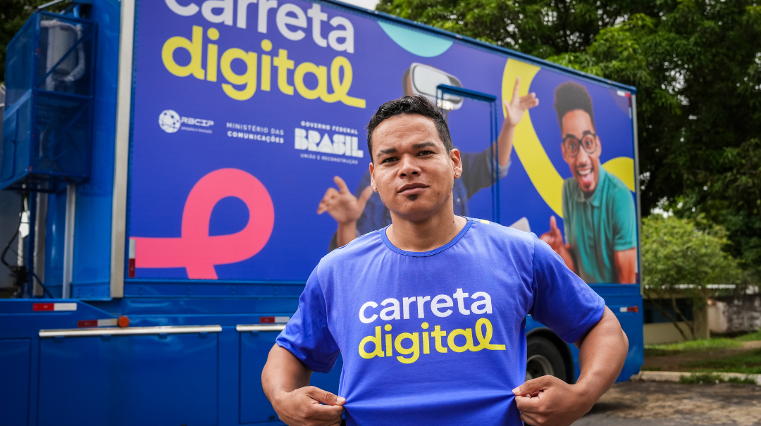 Projeto itinerante do Ministério das Comunicações aporta na cidade de Rio Grande (RS), impulsionando a inclusão digital e beneficiando a população local