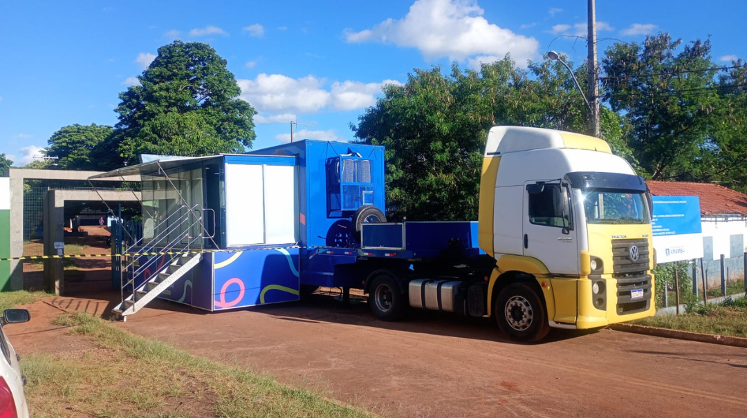 Jovens da Aldeia Amambai (MS), da comunidade Guarani Kaiowá, com o auxílio do projeto itinerante do Ministério das Comunicações, vão receber aulas de robótica e de montagem de computadores. A iniciativa deve certificar 360 alunos