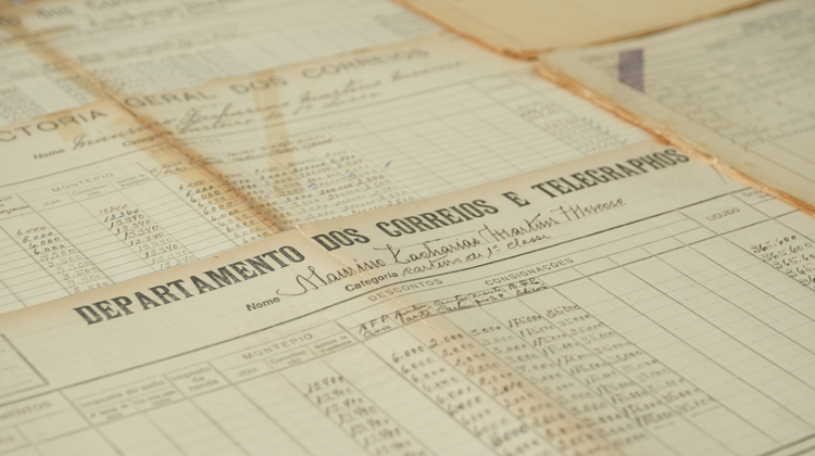 Arquivo do MCom guarda documentos funcionais dos primeiros trabalhadores dos Correios
