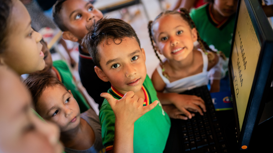 Fundo gerido pelo Ministério das Comunicações levou acesso à internet para alunos de escolas públicas, apoiou a reconstrução do Rio Grande do Sul e contribuiu para a expansão das redes de telecomunicações