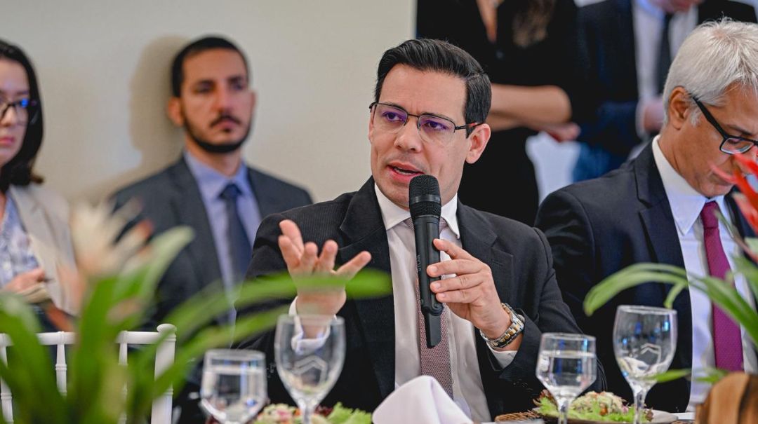 Hermano Tercius participou de debate sobre infraestrutura digital e atração de investimentos para o país, nesta terça-feira (26), em Brasília (DF)