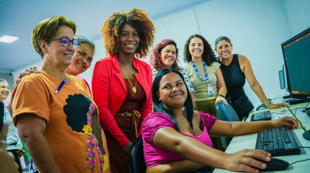 Programas do Ministério das Comunicações levam conectividade e inclusão digital a mulheres em todos os cantos do país