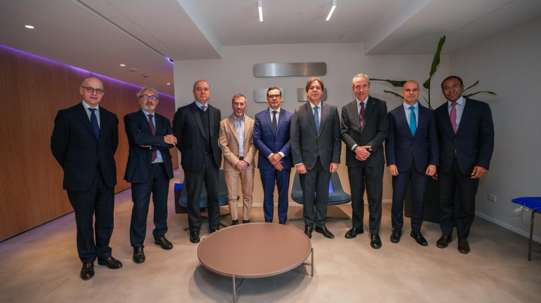 Frederico de Siqueira Filho visitou a Poste Italiane para conhecer inovações na gestão postal e se reuniu com a Telecom Italia para tratar da expansão da infraestrutura digital no Brasil