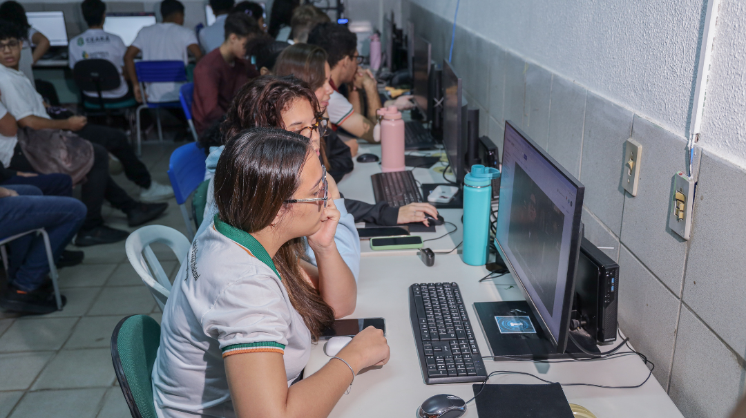 MCom e MDHC assinam ACT para ampliar Computadores para Inclusão