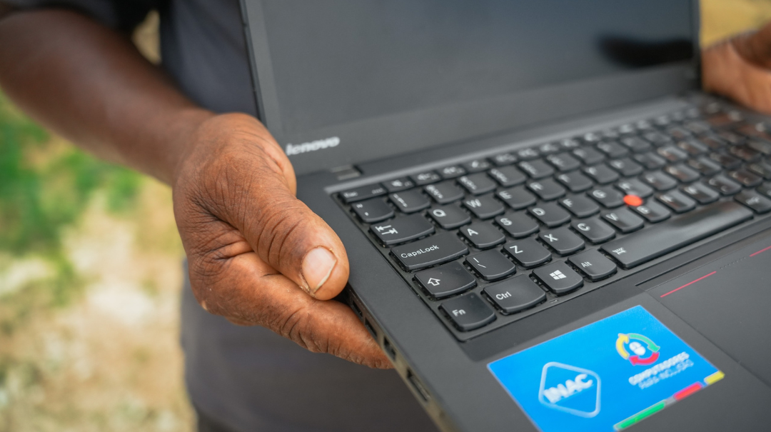 Mais de 800 computadores já ajudam pessoas com autismo a se comunicar