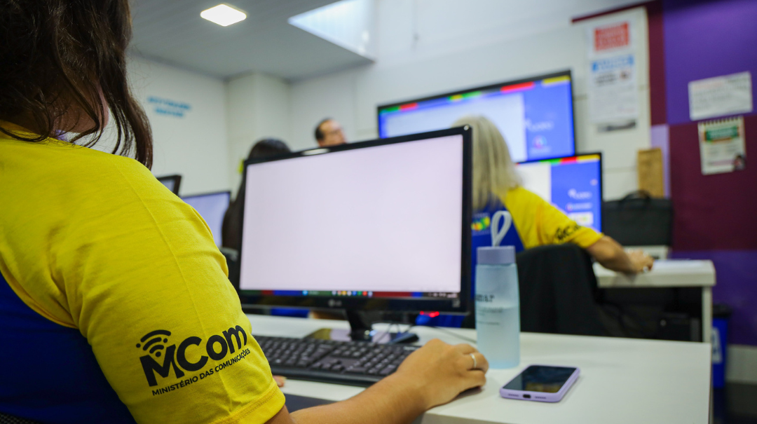 Bahia recebe mais de 3,2 mil computadores e expande rede de inclusão digital