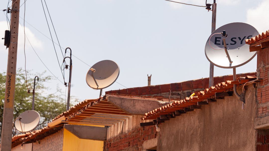 Famílias de 77 cidades têm até 13 de dezembro para solicitar instalação de antenas parabólicas