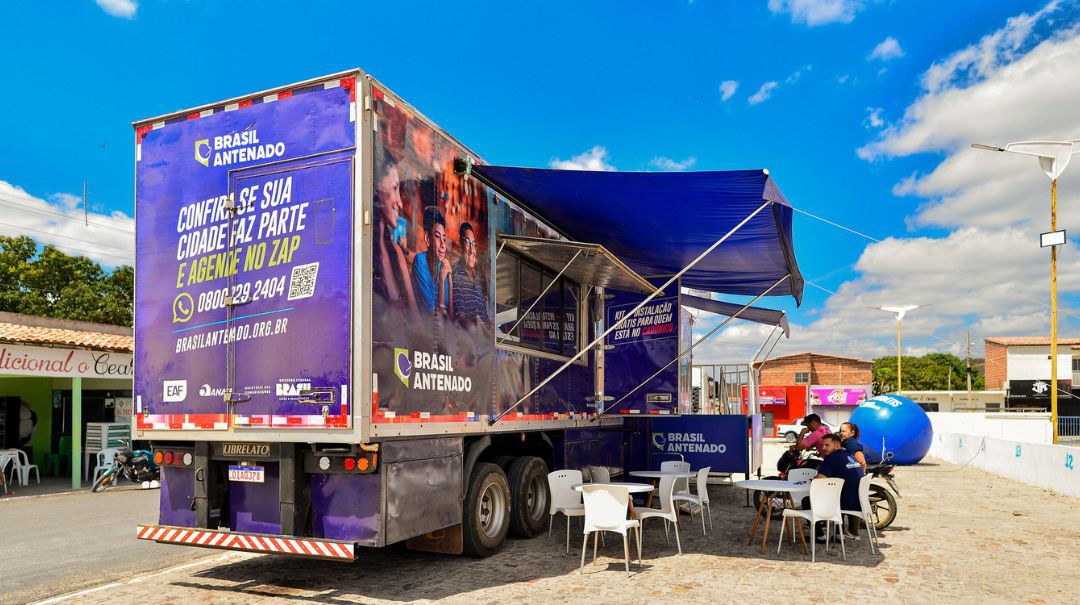 Caravana divulga, no Piauí, programa que distribui antenas parabólicas