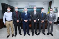 Audiência do ministro com deputado Francisco Jr. trata de pesquisa com Zika vírus