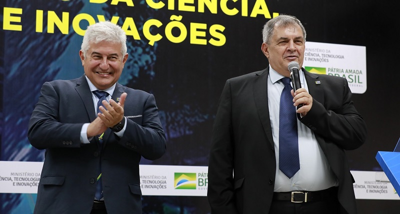 Paulo Alvim é empossado como novo ministro da Ciência, Tecnologia e  Inovações — Português (Brasil)