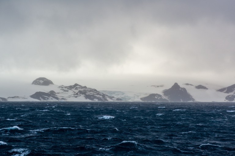 Baia_na Antártica.jpg