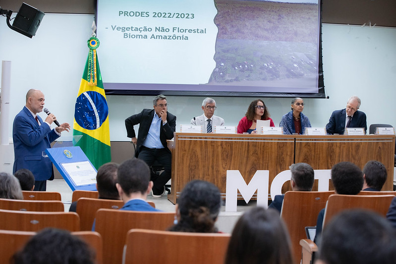 MCTI e Ministério do Meio Ambiente anunciaram queda na taxa de desmatamento na Amazônia Legal, que foi de 9.064 km2 entre agosto de 2022 e julho de 2023; no Pantanal, queda foi de 9,2%