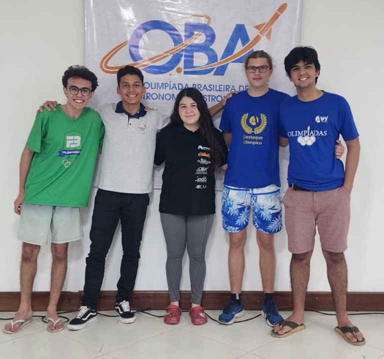 Turma 2 -Da esquerda para direita,Gustavo Globig, Eyke Cardoso, Larissa França, Guilherme Waiandt e João Victor.jpeg