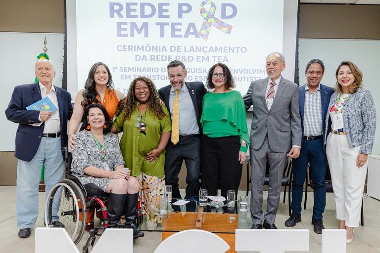 “Ciência, tecnologia e inovação devem estar a serviço da inclusão”, diz ministra Luciana Santos em lançamento da Rede TEA