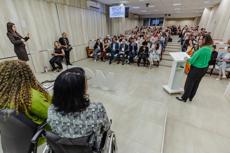 “Ciência, tecnologia e inovação devem estar a serviço da inclusão”, diz ministra Luciana Santos em lançamento da Rede TEA