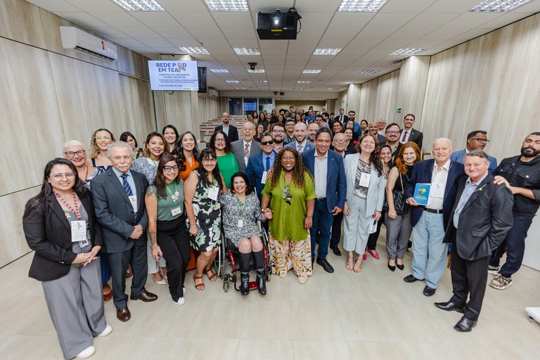 “Ciência, tecnologia e inovação devem estar a serviço da inclusão”, diz ministra Luciana Santos em lançamento da Rede TEA