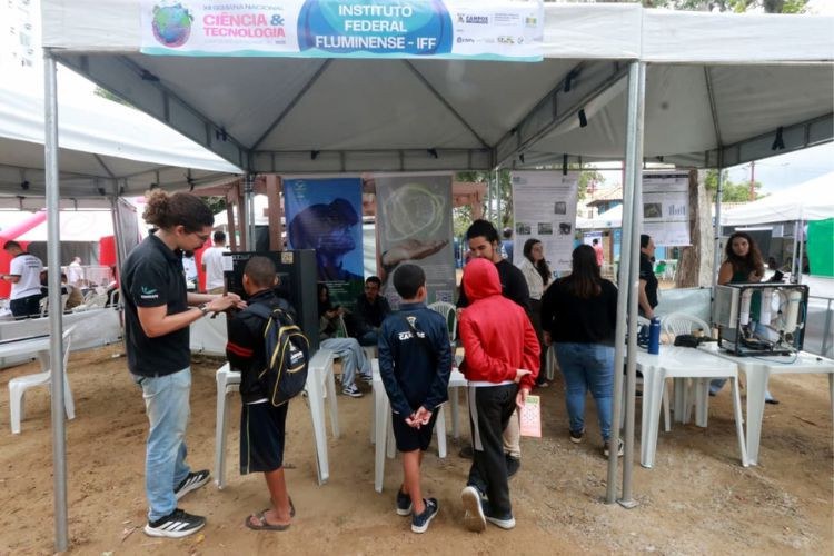 Feira de Ciência e Tecnologia em Campos RJ — Foto - Prefeitura de Campos.jpg