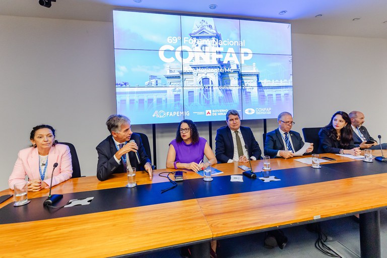 Luciana Santos defende parcerias como caminho para o avanço da ciência, tecnologia e inovação