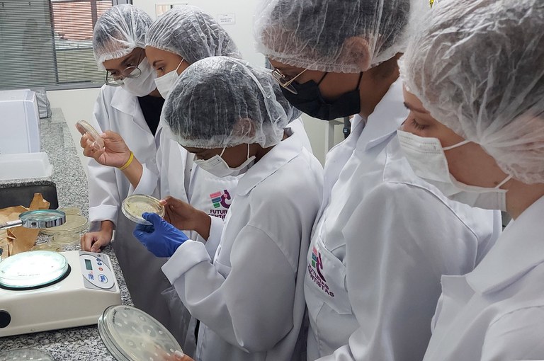 CETENE-FUTURAS_CIENTISTAS-2023-Foto-Ayrton_Gomes_Ascom_Cetene (2) (2).jpg