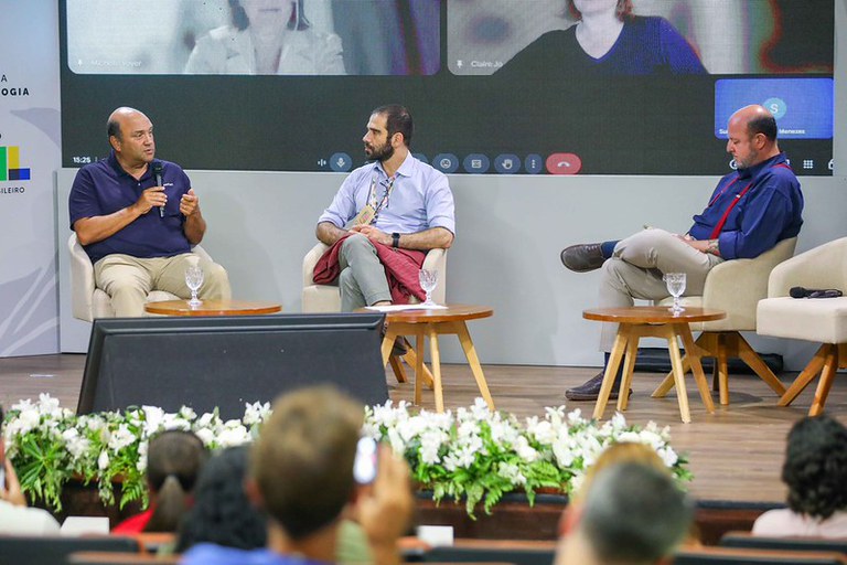 Avanços em tecnologia e governança do oceano são debatidos na Casa da Ciência durante COP30