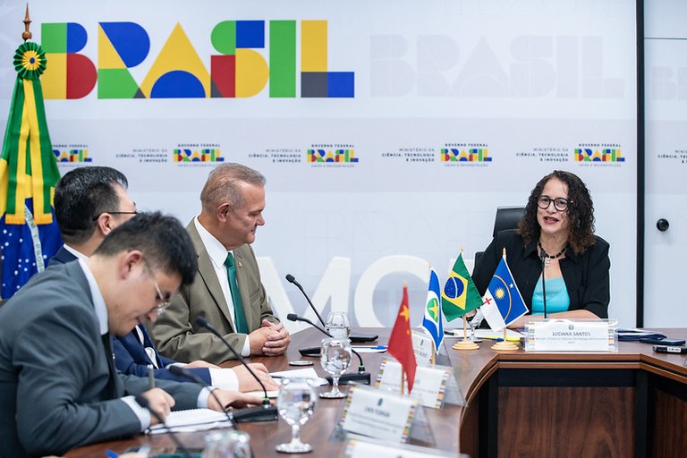 Brasil e China alinham nova era em radiofármacos e produção nacional