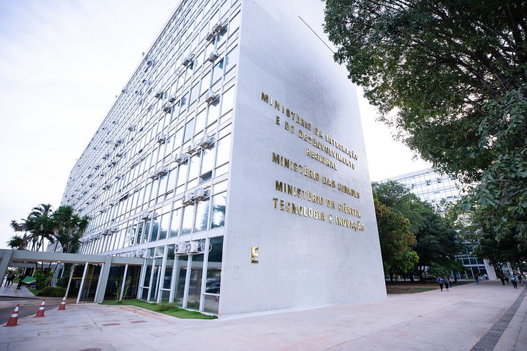 Com cerca de R$ 2 bilhões investidos em 2025, MCTI consolida ano de expansão científica e impacto social