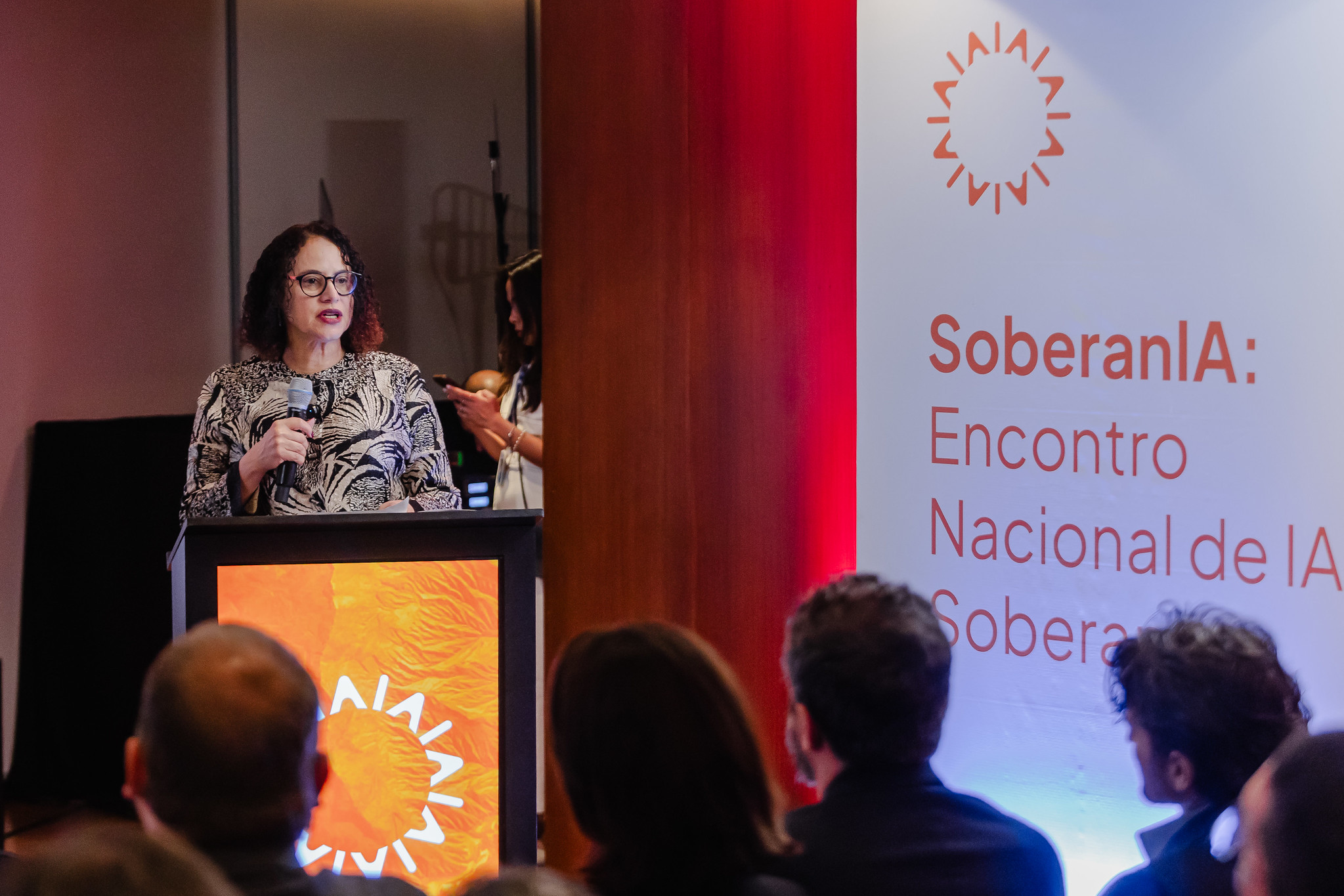 Iniciativa apresenta modelos de inteligência artificial em português já utilizados em serviços públicos do estado piauiense e consolida aliança para infraestrutura nacional