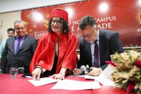 Ministra Luciana Santos recebe título de Doutora Honoris Causa da Unicap