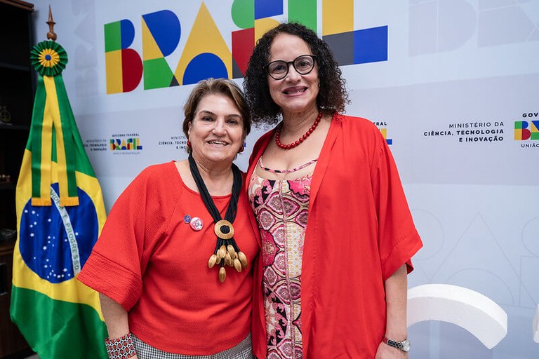 Luciana Santos recebeu a ministra das Mulheres, Márcia Lopes, para reforçar a parceria na promoção da igualdade de gênero. Foto: Rodrigo Cabral (ASCOM/MCTI)