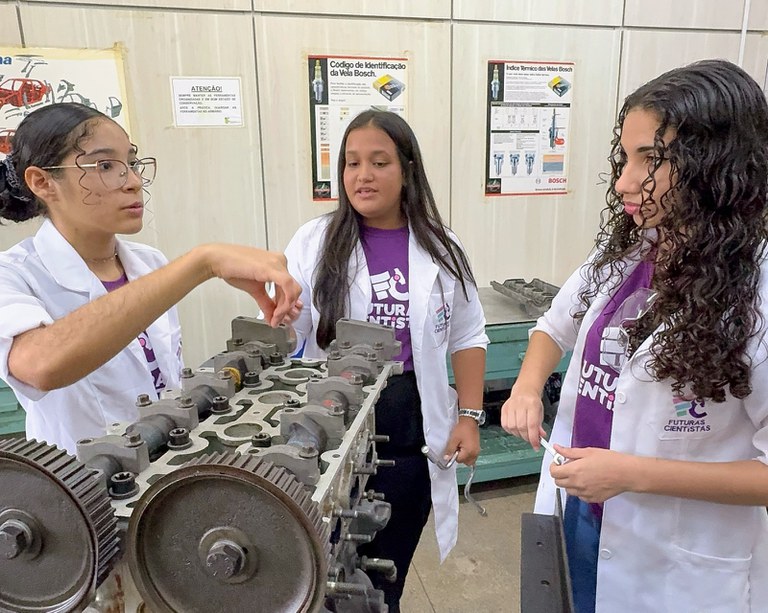 Programa Futuras Cientistas amplia acesso de meninas a laboratórios e centros tecnológicos