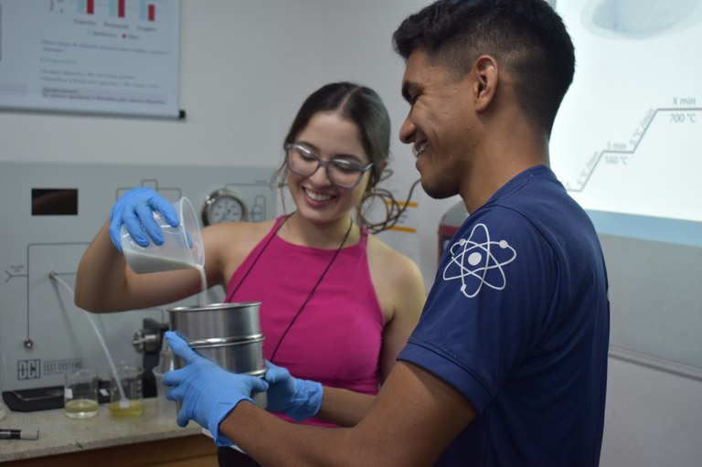 Imersão em física experimental reúne estudantes do Brasil e da América Latina na 9ª Escola Avançada de Física Experimental