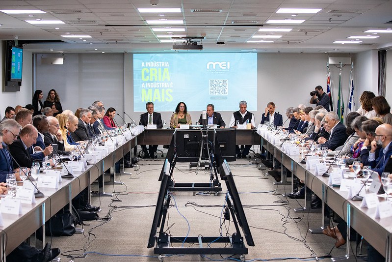 Podem participar empresas de todos os portes. Serão 13 editais para cadeias de agroindústria, saúde, infraestrutura, transformação digital, transição energética e defesa nacional