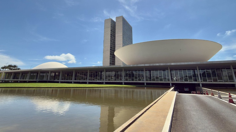 Câmara dos Deputados aprova inclusão de 150 mil bolsistas de pesquisa na Previdência Social