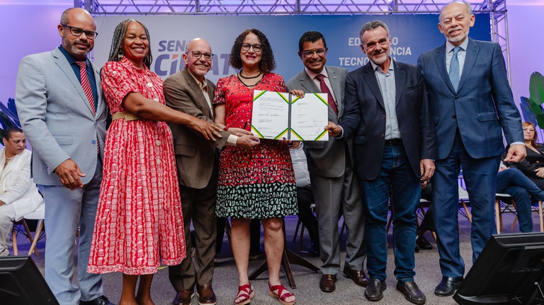 MCTI anuncia mais de R$ 38 milhões em convênios para fortalecer infraestrutura científica na Bahia