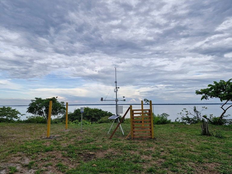 Pesquisadores e ribeirinhos se unem para monitorar clima na Amazônia em projeto do Mamirauá
