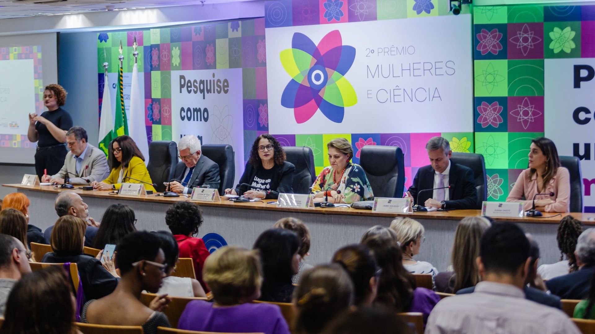 Prêmio Mulheres e Ciência celebra pesquisadoras e instituições que ampliam a presença feminina