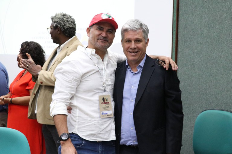 Conselheiro Gilvan e ministro Paulo Teixeira.jfif