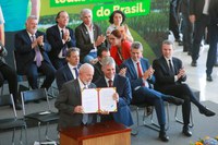 Presidente lança Plano Safra da Agricultura Familiar pedindo que todos fiscalizem medidas implantadas e garantam maior produção de alimentos no país