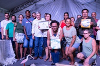 MDA e MPA entregam o primeiro Selo da Pesca Artesanal do Brasil para cooperativa de pescadores em SP