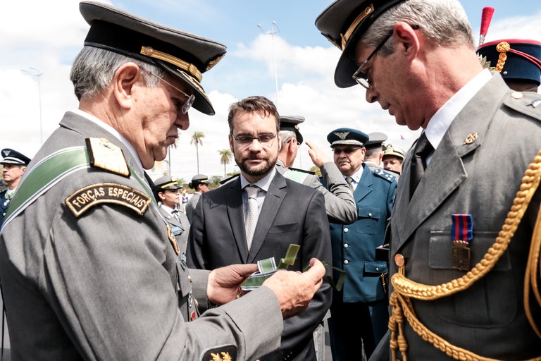 No Dia do Exército, ministro Gustavo Rocha é agraciado com Ordem do Mérito Militar