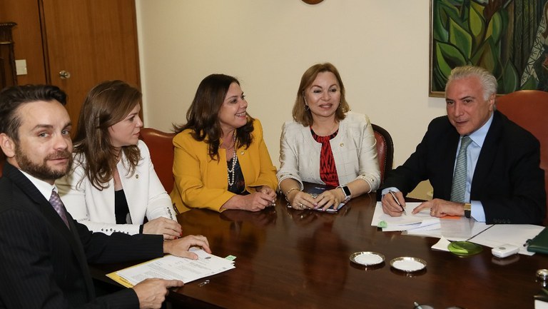 Presidente Michel Temer assina decreto que incorpora SPM ao MDH