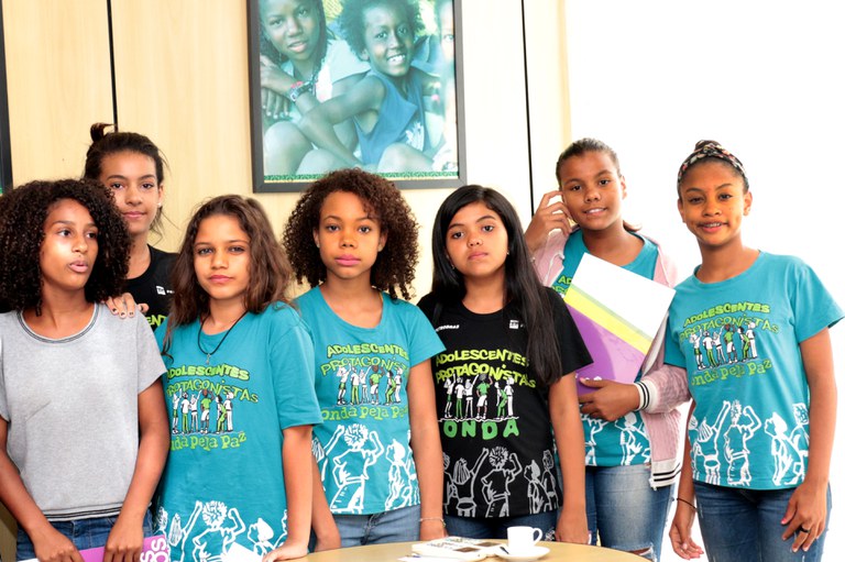 Ministério recebe visita de alunas no âmbito do projeto #MeninasOcupam