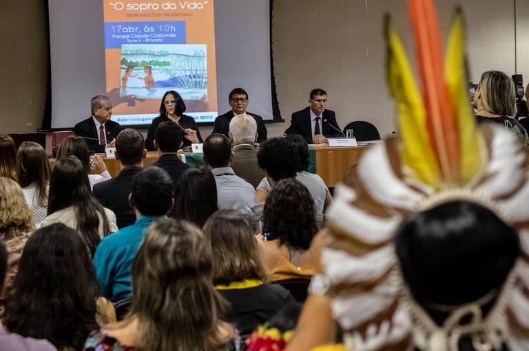 Com lançamento de livro de autor indígena "O Sopro da Vida", Funai abre oficialmente a Campanha Abril Indígena. (Foto: Mário Vilela/Funai)