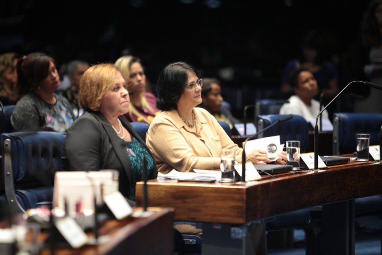 Comenda de Direitos Humanos Dom Helder Câmara é entregue à ministra Damares Alves no Senado Federal. (Willian Meira/MMFDH)