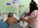 Visita a indígena agredido