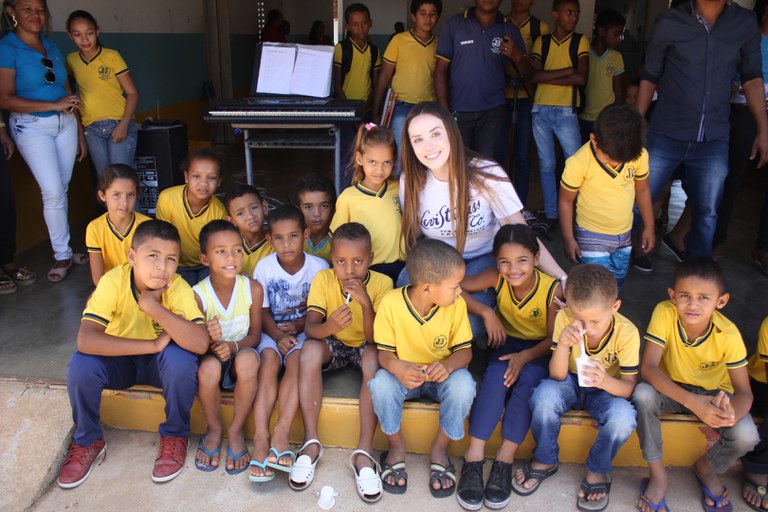 Secretária do MMFDH visita escolas e dialoga com a juventude de Orocó/PE
