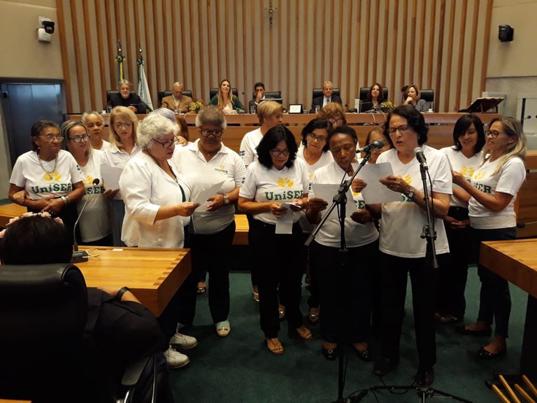 Sessão solene em homenagem aos cinco anos da Universidade do Envelhecer (UniSer), um programa de extensão da Universidade de Brasília (UnB).